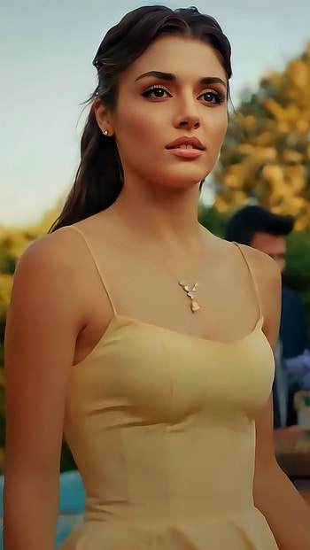 Hande ercel, turkish actress HD phone wallpaper