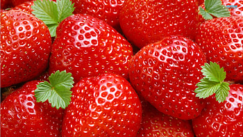 Beautiful Smell, sweet, leaf, red, strawberries HD wallpaper