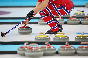 Curling sport, Curling game, Curling competition, Curling equipment HD wallpaper