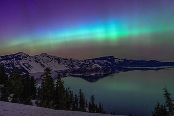 Aurora At Crater Lake Oregon , aurora, lake, northern-lights, mountains, nature HD wallpaper