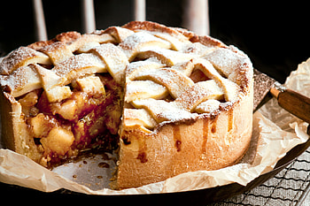 Apple pear hazelnut pie, Deep dish delight, Perfectly baked, Nutty and fruity HD wallpaper