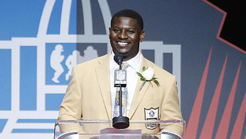 LaDainian Tomlinson issues passionate message of unity | NFL | Sporting News HD wallpaper