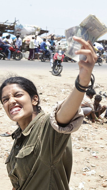 Irudhi suttru, rithikka singh HD phone wallpaper