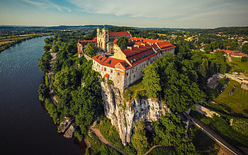 Monastery in Poland, river, monastery, cliff, Poland, church, panorama HD wallpaper