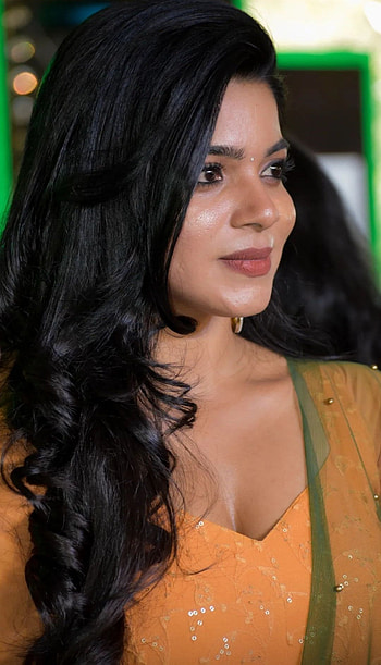 Divya Bharathi, head, hair, Divya_Bharathi HD phone wallpaper