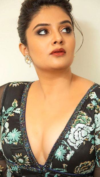 Sreemukhi, telugu actress HD phone wallpaper