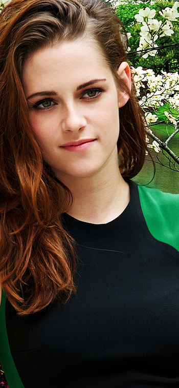 Kristen Stewart, 12 Pro , Striking pose, Mesmerizing HD phone wallpaper