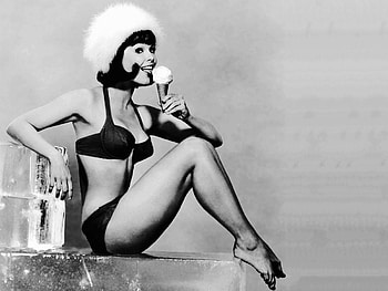 Mary Tyler Moore, model, Mary, dancer, black white, , bikini, beautiful, actress, 2019, Moore, ice cream cone, feet, hat, legs HD wallpaper