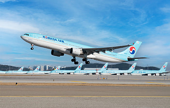 Korean Air, Asiana post, Merger integration plan, Asian aviation HD wallpaper