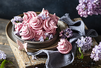 Meringue kisses, , Sweet confection, Indulgent treat HD wallpaper