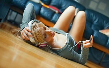 music lover, sexy, babe, cute, legs HD wallpaper
