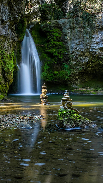 Stunning waterfall, Nature's spectacle, Breathtaking cascade, Captivating beauty HD phone wallpaper