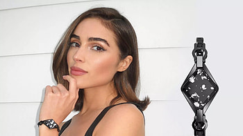Short Hair Olivia Culpo Girl Model Is Wearing Black Dress Standing In White Background Girls HD wallpaper