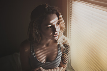 Woman Portrait Sunbeams On Face, girls, model, portrait, graphy HD wallpaper