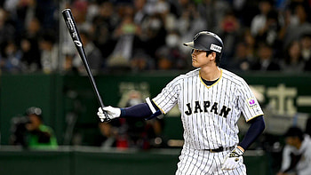 Shohei Ohtani, Athletic excellence, Baseball brilliance, Dynamic player HD wallpaper