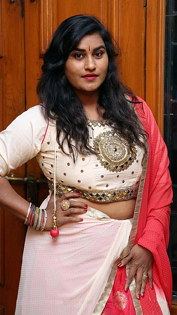 Mahathi, telugu actress HD phone wallpaper