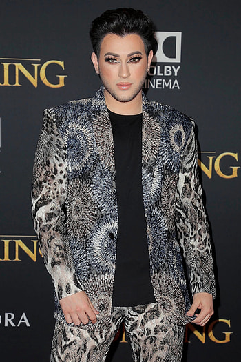 Manny MUA, What's in my bag, Favorite products, Makeup essentials HD phone wallpaper