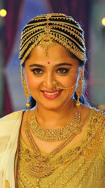 Anushka Shetty, telugu actress HD phone wallpaper