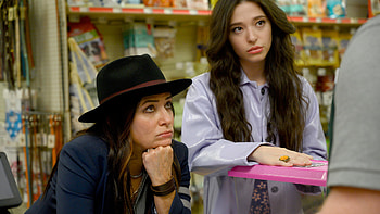 What are you watching, Girls of a certain age HD wallpaper