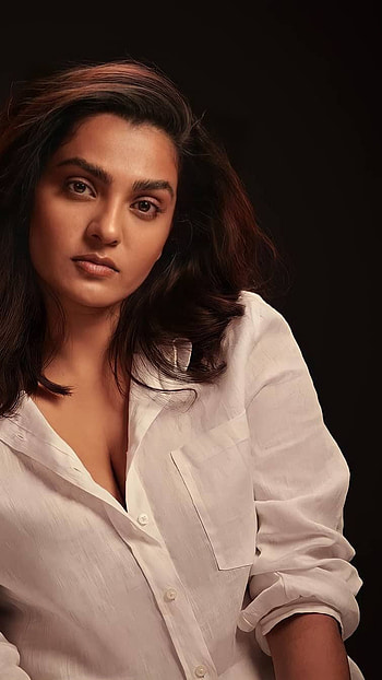 Parvati Menon, mallu aunty, beautifull HD phone wallpaper