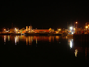 Wharf at night, night, water, lights HD wallpaper