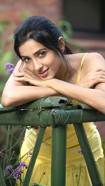 Riya suman, telugu actress, model HD phone wallpaper