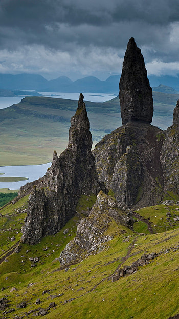 Highland pinnacles, Old Man of Storr, Skye, Scotland HD phone wallpaper