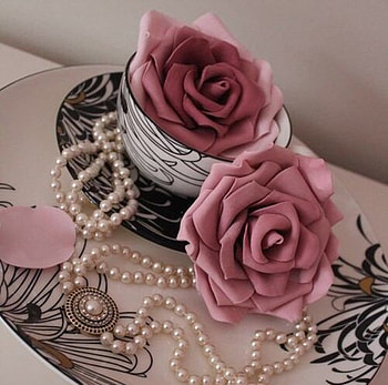 roses and pearls, still life, roses, graphy, pearls, beauty HD wallpaper
