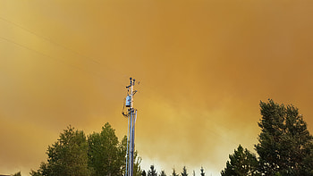 Wildfire Whit Creek Fire Cody, WY, Mountains, Wildfires, Sky, Smoke HD wallpaper