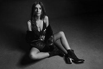 Emily Ratajkowski Black And White, emily-ratajkowski, celebrities, girls, monochrome, black-and-white HD wallpaper