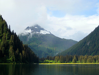 Mountain, Alaska, blue, alaska, mountain, lake, green, clouds, trees, nature, sky, water HD wallpaper