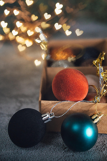 Holidays, New Year, Decorations, Glare, Christmas, Balls HD phone wallpaper