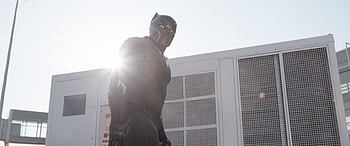 Black Panther In Captain America Civil War, captain-america-civil-war, movies, super-heroes, black-panther, 2016-movies, fictional-superhero HD wallpaper