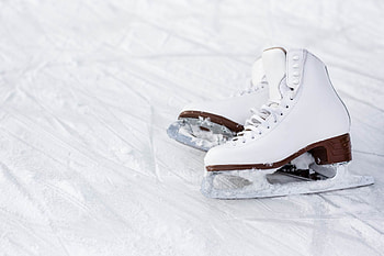 Tobogganing, Cross country skiing, Juffing Hotel, Tyrol HD wallpaper