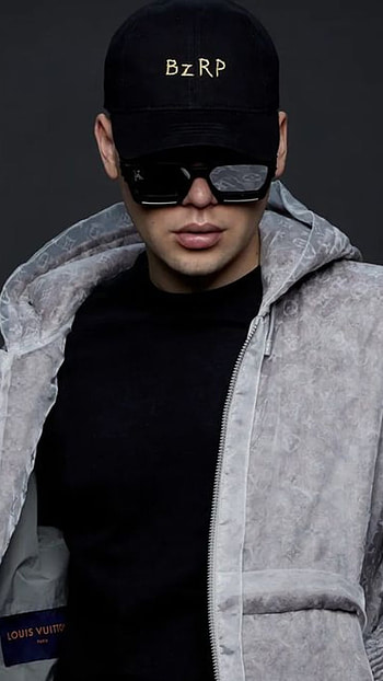 Bizarrap, gafas, bzrp, residente HD phone wallpaper