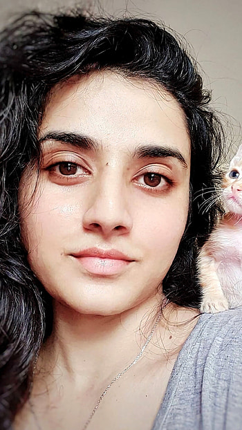 Ann Sheetal, malayalam actress, pet lover HD phone wallpaper