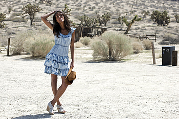 Cowgirl Emanuela de Paula, cowgirl, model, brunette, desert, dress, hat HD wallpaper