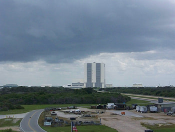 Storm upon VAB building, space, clouds, aircraft, air HD wallpaper