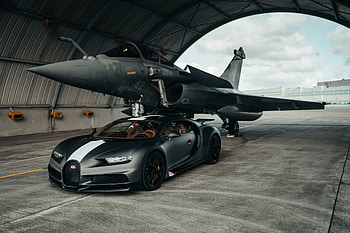 Chiron Sport vs Dassault Rafale Navy Jet, Epic drag race, Speed and power, Unmatched performance HD wallpaper