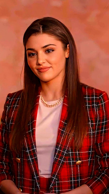 Hande ercel, turkish actress HD phone wallpaper