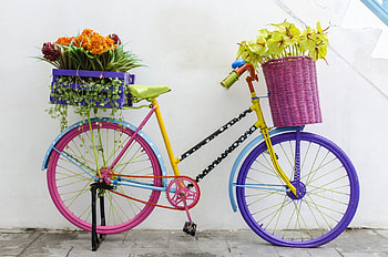 Bicycle, blue, white, summer, basket, pink, flower, yellow, vara HD wallpaper