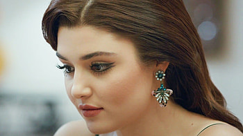 Hayat Uzun, Hande Ercel HD wallpaper