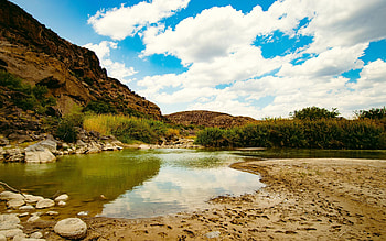 Rio Grande River, Big Bend National Park. The opposite bank is Mexico, landscape, clouds, sky, mountains, water, usa, stones HD wallpaper