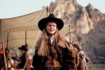 Cowgirl Heather Graham, style, rodeo, fun, actors, famous, cowgirls, fashion, outdoors, ranch, movies, western, hats, female HD wallpaper