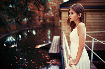 Girl White Dress Looking Away , white-dress, girls, model HD wallpaper