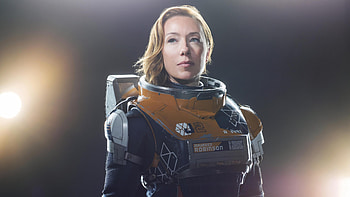 Lost In Space Series, Molly Parker as Maureen Robinson, Stunning visuals, Captivating characters HD wallpaper