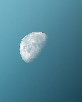 Blue sky, moon HD phone wallpaper