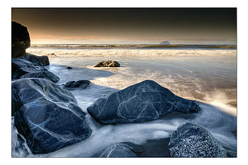 Evening Light, art , sky, rocks, wave, ocean, nice HD wallpaper