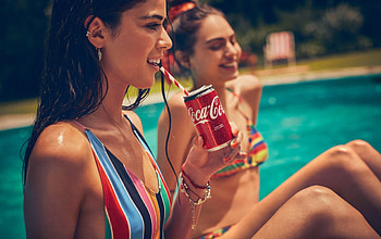 :), commercial, people, vara, woman, blue, summer, red, add, couple, coca cola, pool, water HD wallpaper