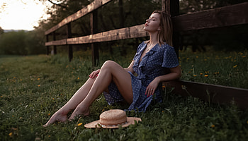 Model, pose, women, sit, hat HD wallpaper